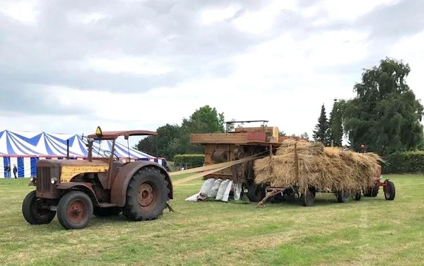 Afbeelding: Sleutelen aan tractoren voert naar een nostalgisch evenement