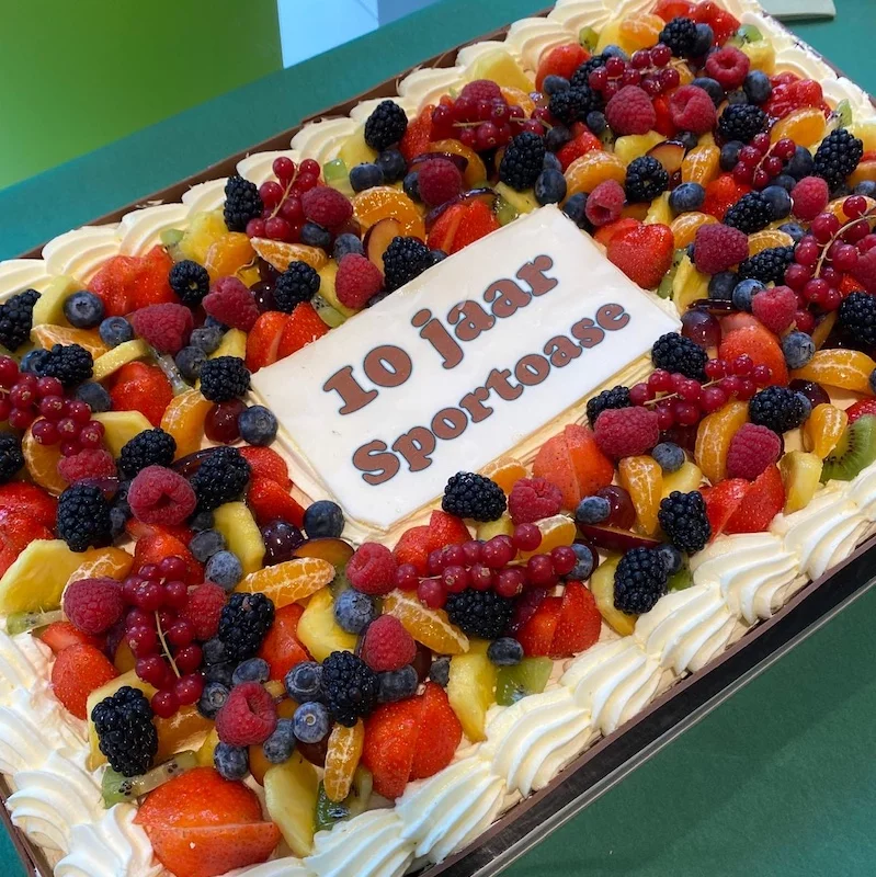 Afbeelding: Tien verjaardagskaarsen voor Sportoase Stede Akkers